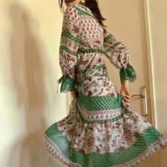 ZARA Ruffle Frills Floral Print Dress V-neck Midi Size S Green Blogger Favorite - Picture 3 of 16